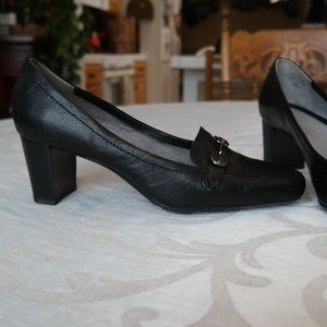 Liz Claiborne Black Heeled Loafer
